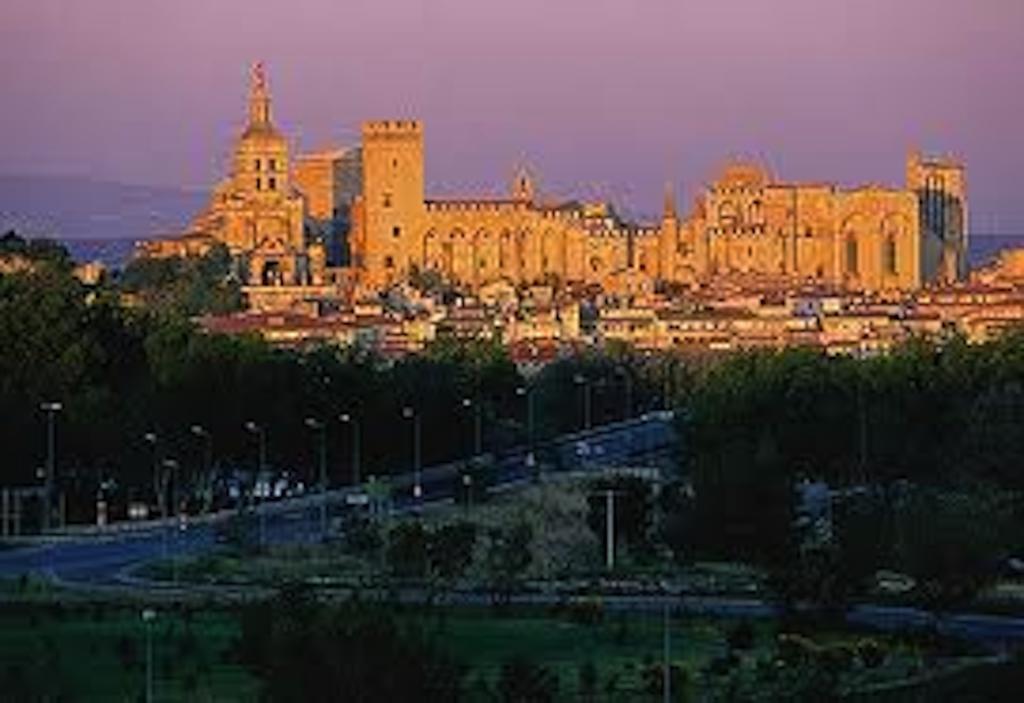 Hotel Kyriad Cap Sud Avignon Exterior foto