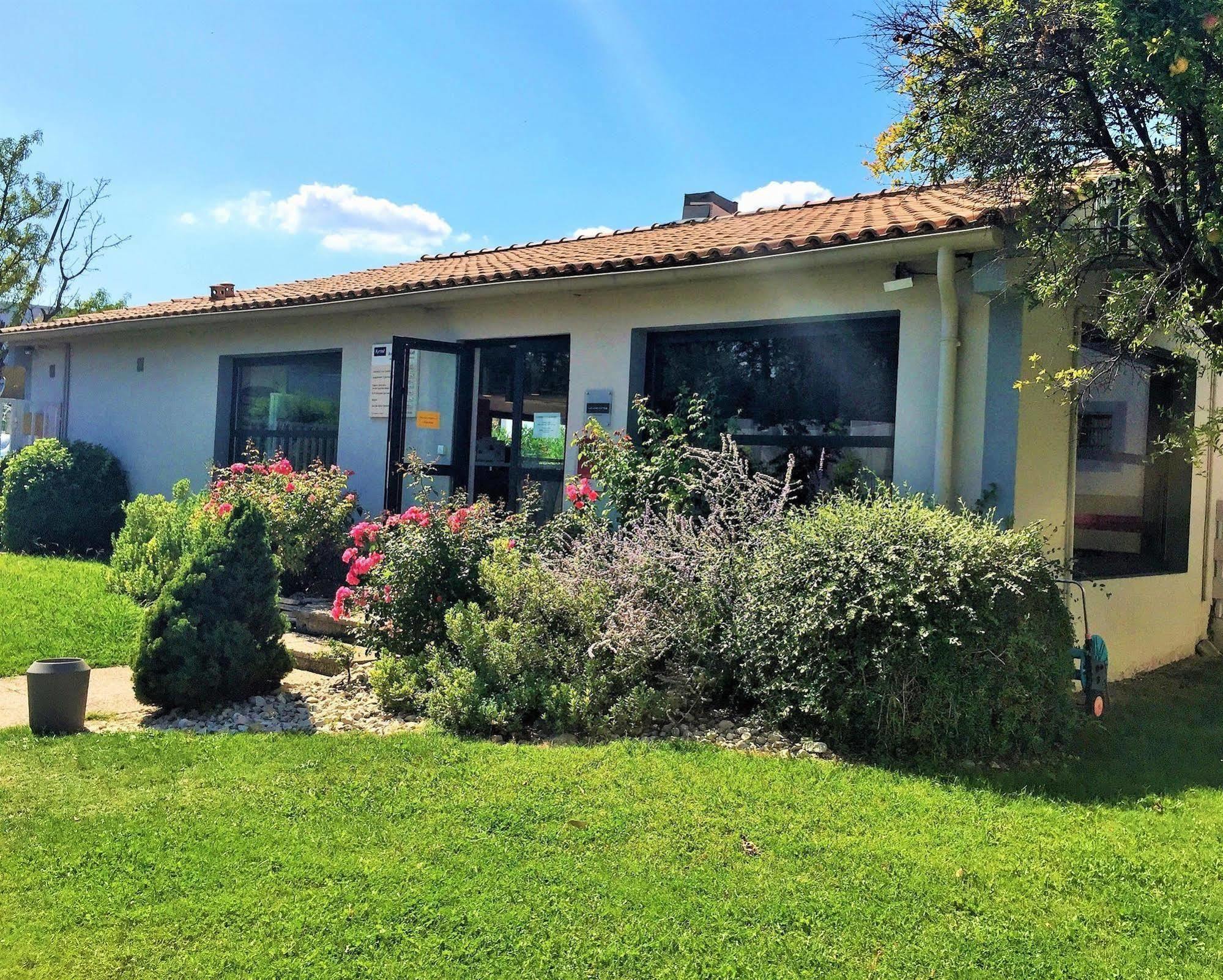 Hotel Kyriad Cap Sud Avignon Exterior foto