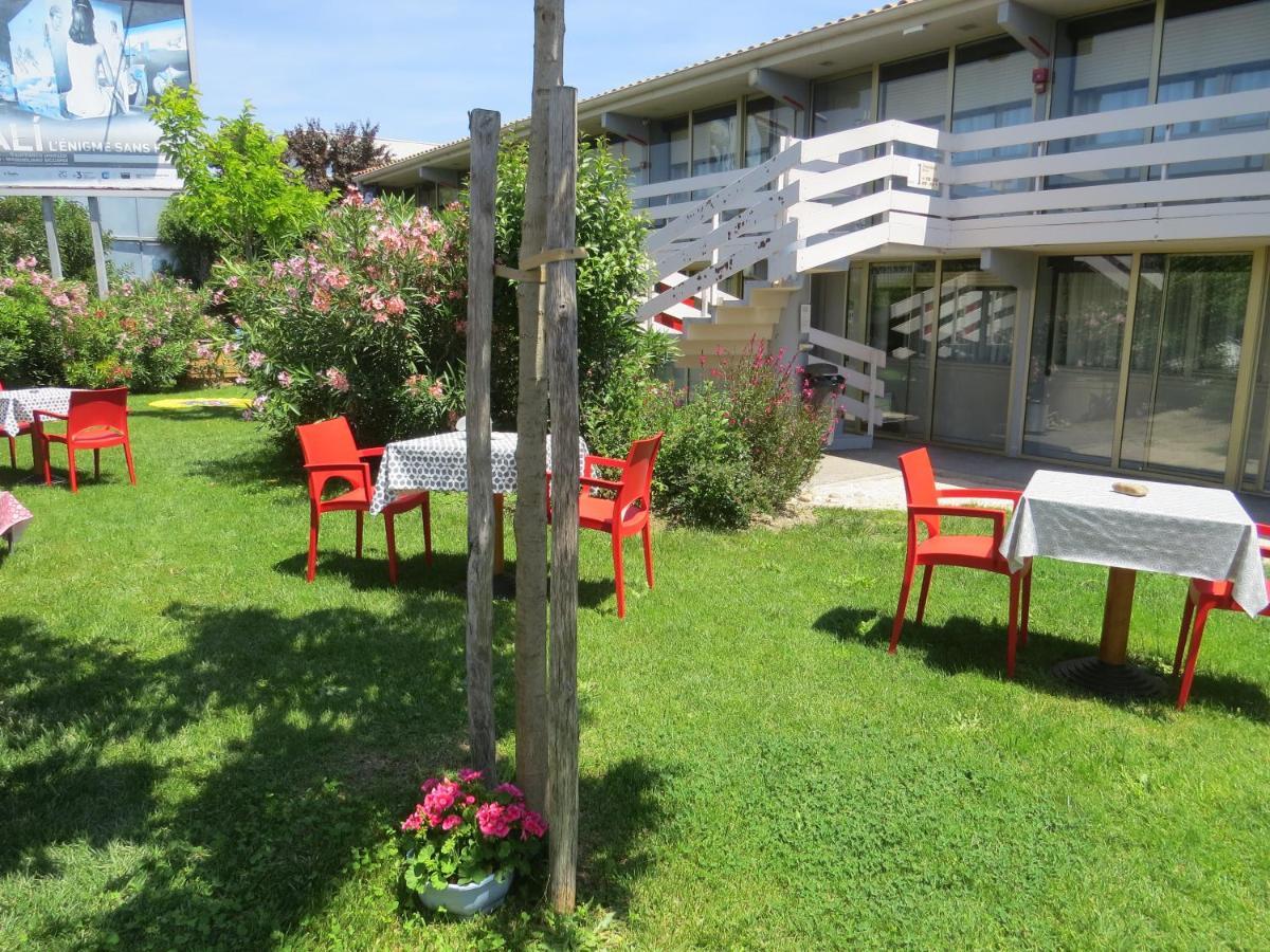Hotel Kyriad Cap Sud Avignon Exterior foto